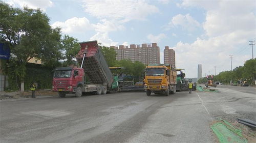 东兴街南段市政道路提升改造工程正在加紧施工